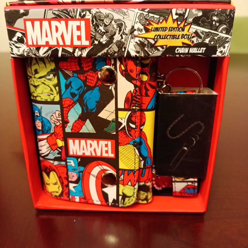 Marvel Chain Wallet - Picture 3 of 3